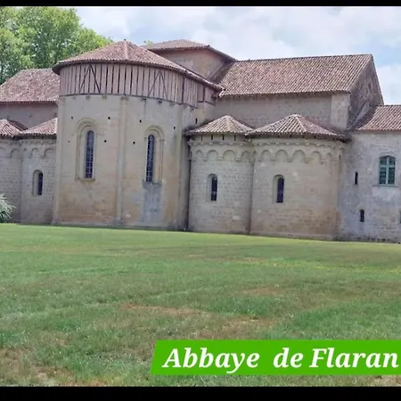 アパート Monette コンドン